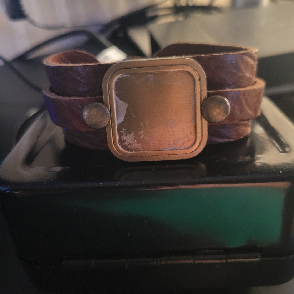 3/$30 Brass tone Face With Brown Leather Wrap Cadellas Picture Bracelet